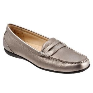Gold Trotters loafers (gently used)